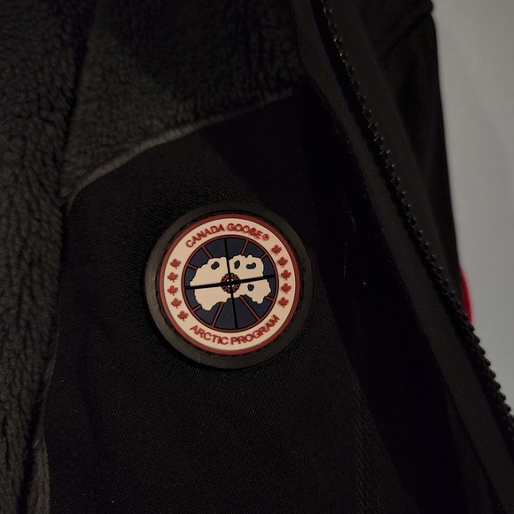 Canada Goose Tremblant Hoodie - Picture 8 of 10